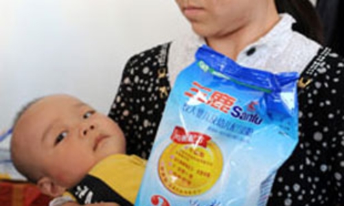 Số trẻ nhiễm độc sữa ở Trung Quốc tăng mạnh