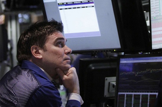 Trong tuần, chỉ số Dow Jones giảm 0,08%, S&P 500 hạ 0,78% và Nasdaq mất 1,26% - Ảnh: Reuters.