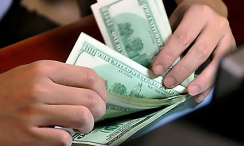 Tăng dự trữ bắt buộc ngoại tệ, khống chế trần huy động