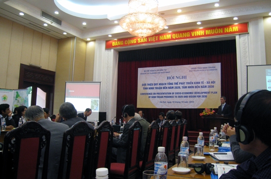 Với việc thuê "Tây" làm quy hoạch, lãnh đạo tỉnh Ninh Thuận cho rằng, đã mơ thì không nên tiết kiệm.