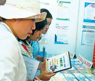 Với những phần mềm giá rẻ vài chục ngàn đồng, chỉ có hạ giá trực tiếp trên sản phẩm, không cần chi phí bôi trơn.