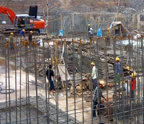 Khi áp dụng hình thức chủ đầu tư trực tiếp quản lý dự án thì chủ đầu tư phải thành lập ban quản lý dự án - Ảnh: Việt Tuấn