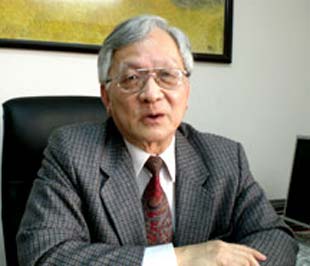 "Số lượng ngân hàng không phụ thuộc vào số lượng dân cư, mà chủ yếu phụ thuộc vào vấn đề các ngân hàng này có đáp ứng được các quy định của pháp luật hay không mà thôi".