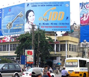 Đây là một trong những loại hình quảng cáo ngoài trời truyền thống, được dân trong nghề gọi là “billboard”.