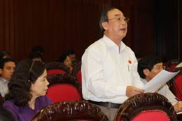 Đã có hơn 30 vị đại biểu tham gia thảo luận về kết quả giám sát tập đoàn, tổng công ty Nhà nước.