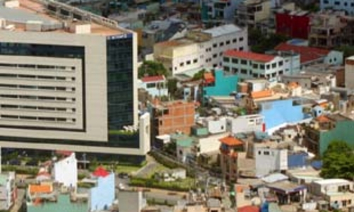 Cần có quỹ mua bán nợ bất động sản?