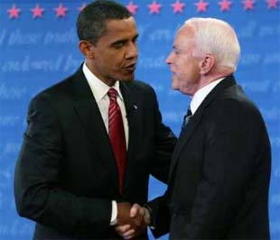 Cho dù là ai trong số hai ứng cử viên Barack Obama của đảng Dân chủ và John McCain của đảng Cộng hòa, vị tổng thống tiếp theo của nước Mỹ cũng sẽ phải đặt nhiệm vụ “hồi sinh” nền kinh tế lớn nhất thế giới lên vị trí ưu tiên hàng đầu - Ảnh: Reuters.