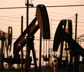 Sản xuất dầu ở Trung Đông.