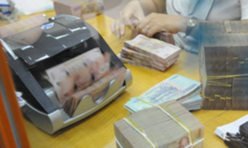 Trước biến động lãi suất và tỷ giá