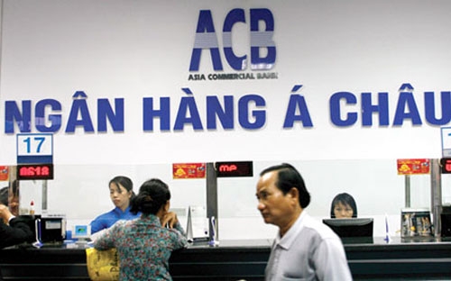 Hiện mới chỉ có hai thành viên trong hệ thống giảm lãi suất huy động 
VND, nhưng là hai ngân hàng có thị phần lớn trong khối cổ phần.