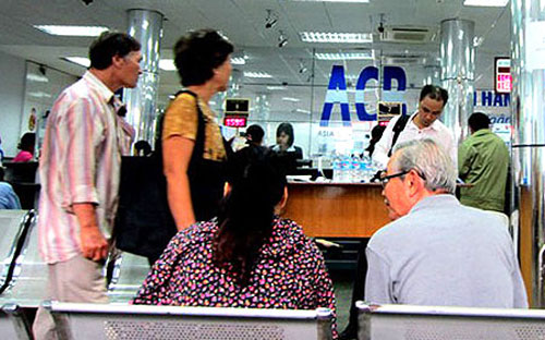 Tổng giá trị tài sản của ACB giảm mạnh từ hơn 281 nghìn tỷ đồng năm 2011 xuống còn 177 nghìn tỷ đồng cuối năm 2012. 