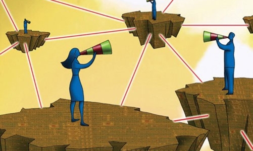 Màn kịch mới của sở hữu chéo