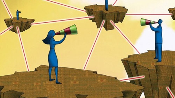 Màn kịch mới của sở hữu chéo