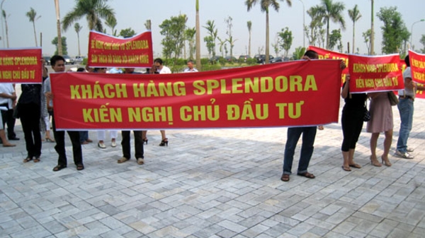 Địa ốc Hà Nội: “Sóng” Splendora mắc cạn