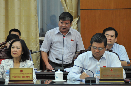 Đại biểu Lê Như Tiến chất vấn: "Có biểu hiện ngại, nể nang, né tránh, e dè, sợ va chạm hoặc lựa chọn hệ số an toàn cao trong thanh tra các vụ việc liên quan đến tham nhũng không?" - Ảnh: M.Đ