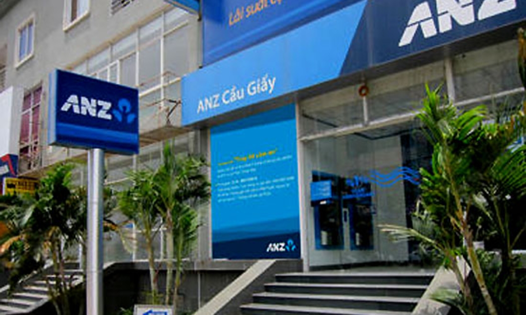 ANZ thiết lập quan hệ với Sacombank từ năm 2005 và năm 2008 tiến hành lập ngân hàng con 100% vốn tại Việt Nam.