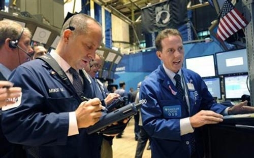 Giới phân tích thị trường cho rằng, dường như toàn bộ sức chú ý của các 
nhà đầu tư cổ phiếu đã bị ngưng tụ lại ở mảng kết quả kinh doanh quý 3 
của khối doanh nghiệp Mỹ. 