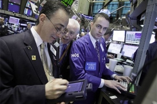 Sau 1 năm, chỉ số S&P 500 đã phục hồi 68% giá trị, trong đó có 41% số cổ phiếu trong chỉ số này đã tăng gấp đôi - Ảnh: AP.