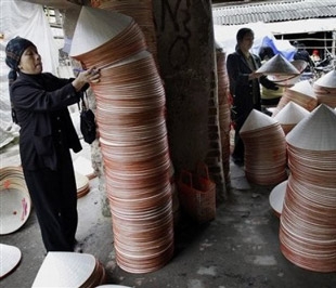 Nông thôn là nơi tạo ra việc làm nhanh, đặc biệt cho những lao động mất việc phải rời khỏi khu vực phi nông nghiệp - Ảnh: AP.