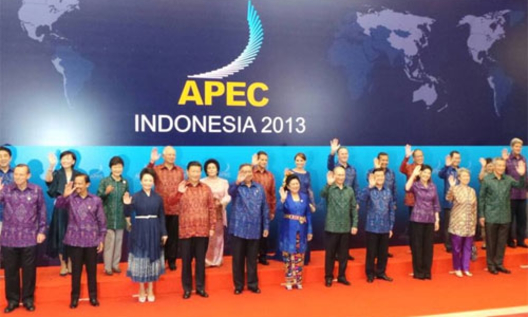 Sau 2 ngày làm việc, chiều 8/10/2013, Hội nghị Cấp cao APEC 21 bế mạc.