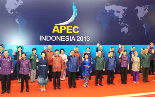 Sau 2 ngày làm việc, chiều 8/10/2013, Hội nghị Cấp cao APEC 21 bế mạc.