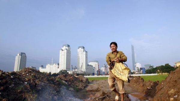 Nghịch lý thị trường bất động sản