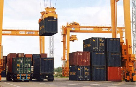 Bộ Tài chính cho biết, cơ quan này vừa có cuộc thanh tra hàng tạm nhập tái xuất tập trung các cửa khẩu trọng điểm như Hải Phòng, Lạng Sơn, Quảng Ninh, và tổ chức điều tra chống buôn lậu trong 3 tháng qua - Ảnh minh họa.