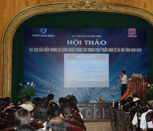 Hội thảo "Internet và các giải pháp dành cho doanh nghiệp” do VNPT tổ chức tại Nam Định.