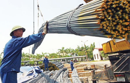 Lạm phát thấp đang được một số ngành, lĩnh vực, doanh nghiệp coi đó là một thời cơ để đẩy giá làm tăng chi phí đầu vào và cộng hưởng với việc tăng giá theo của nhiều loại hàng hóa, dịch vụ khác - Ảnh: Việt Tuấn.