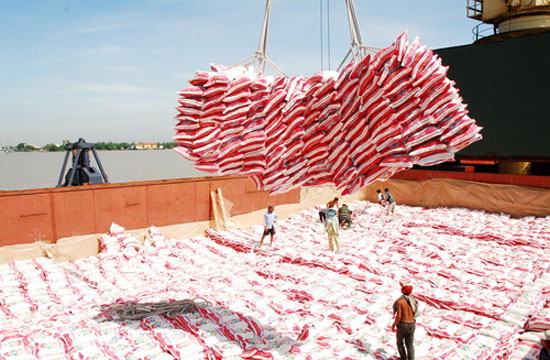 Theo số liệu do Bộ Nông nghiệp và Phát triển nông thôn công bố hồi tuần trước, lượng gạo xuất khẩu 9 tháng từ đầu năm ước đạt 6,2 triệu tấn, đạt giá trị 2,78 tỷ USD.