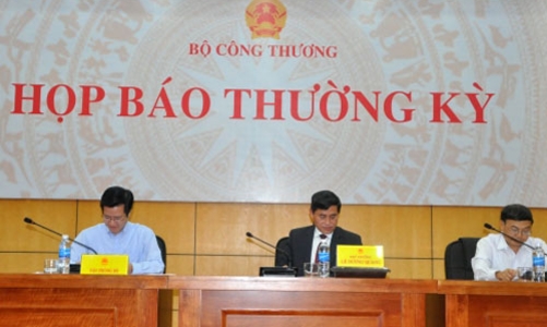 Giảm giá xăng dầu: “Không phải muốn là được ngay”