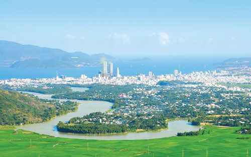 Thị trường bất động sản nghỉ dưỡng Đà Nẵng, Phú Quốc, Nha Trang, Phan 
Thiết, Quy Nhơn… đã thu hút hàng loạt các dự án lớn như Gold Coast, 
Ocean Dunes, Cocobay, The Sunrise Bay,… 