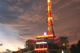 Phải có giấy phép xây dựng mới được "dựng" các trạm BTS trên địa bàn thành phố Hà Nội.