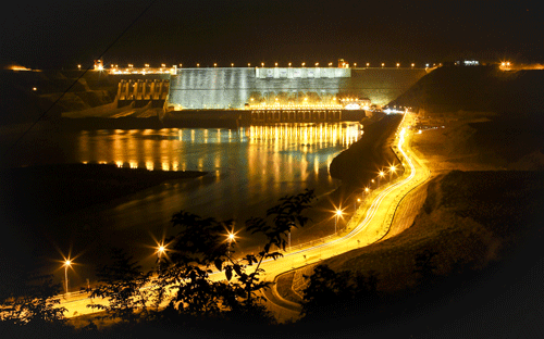 Nhờ sự phát triển của các công trình thủy điện, sản lượng điện từ thuỷ 
điện chiếm một tỉ trọng áp đảo trong tổng cơ cấu nguồn điện, đóng góp 
đáng kể cho sự phát triển kinh tế nhiều năm qua. 