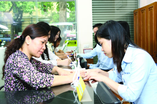 Giao dịch tại BacABank - ngân hàng đang có chính sách thưởng tiền mặt cho khách hàng tham gia mua kỳ phiếu.