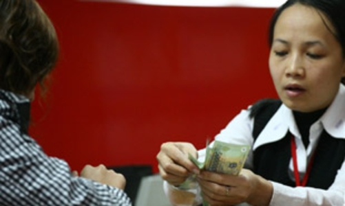 Hỗ trợ lãi suất và chuyện “xin-cho”