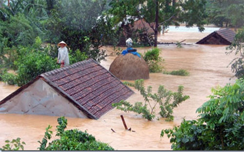 Quảng Bình là địa phương bị thiệt hại nặng nhất về tài sản sau các trận lũ với gần 204 
nghìn ngôi nhà bị sập đổ, hư hỏng, trên 2 nghìn ha hoa màu bị mất trắng,
 hơn 4 nghìn ha lúa, hoa màu bị ngập, hư hỏng. 