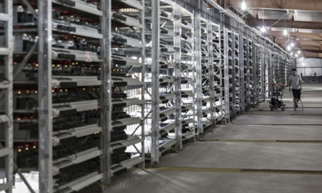 Bên trong cơ sở khai thác Bitcoin của Bitmain - Ảnh: Getty Images.