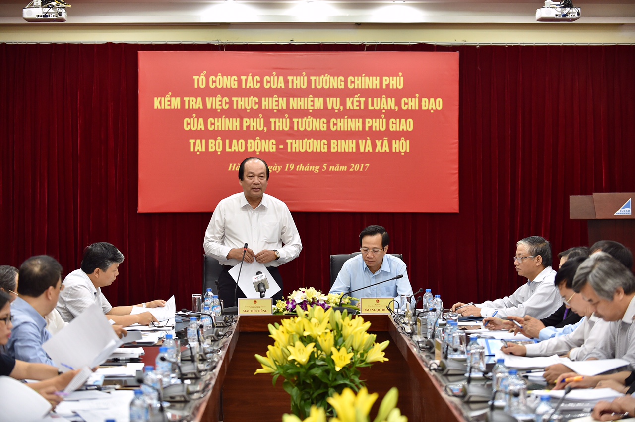 Tổ công tác của Thủ tướng làm việc với Bộ Lao động - Thương binh và Xã hội sáng 19/5.<br>