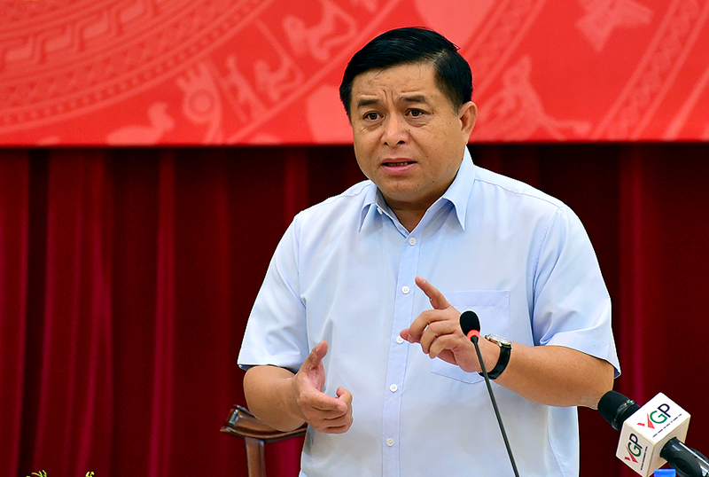 Bộ trưởng Nguyễn Chí Dũng cho rằng, có nhiều việc Bộ chưa thể giải quyết được do lãnh đạo phải bận họp suốt ngày.<br>