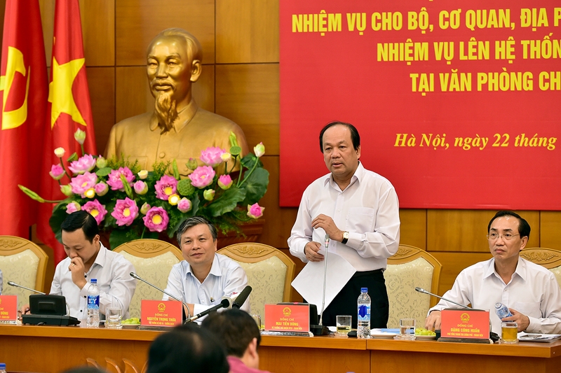 Bộ trưởng - Chủ nhiệm Văn phòng Chính phủ Mai Tiến Dũng cho rằng, hiện vẫn có tình trạng "đá bóng" lên Chính phủ của các bộ, ngành, địa phương.<br>