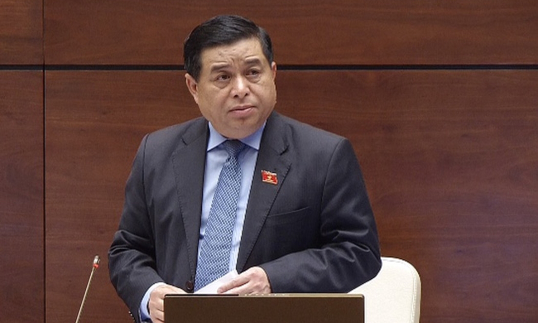 Bộ trưởng Nguyễn Chí Dũng đăng đàn trả lời chất vấn của các đại biểu Quốc hội.&nbsp;
