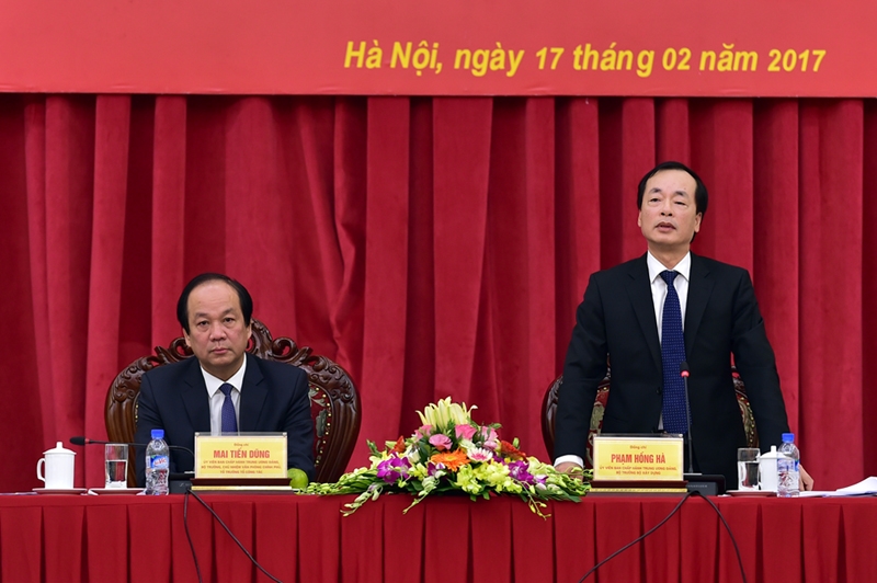  Bộ trưởng Bộ Xây dựng Phạm Hồng Hà cho hay, đúng là thị trường đang có dấu hiệu 
lệch pha cung - cầu, trong đó rõ nhất là thiếu phân khúc nhà trung bình,
 giá rẻ, thừa nguồn cung hạng sang, cao cấp.<br>