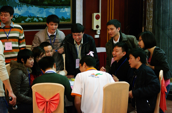 Một buổi học về ứng dụng đàm phán ngoại giao trong đàm phán kinh doanh.