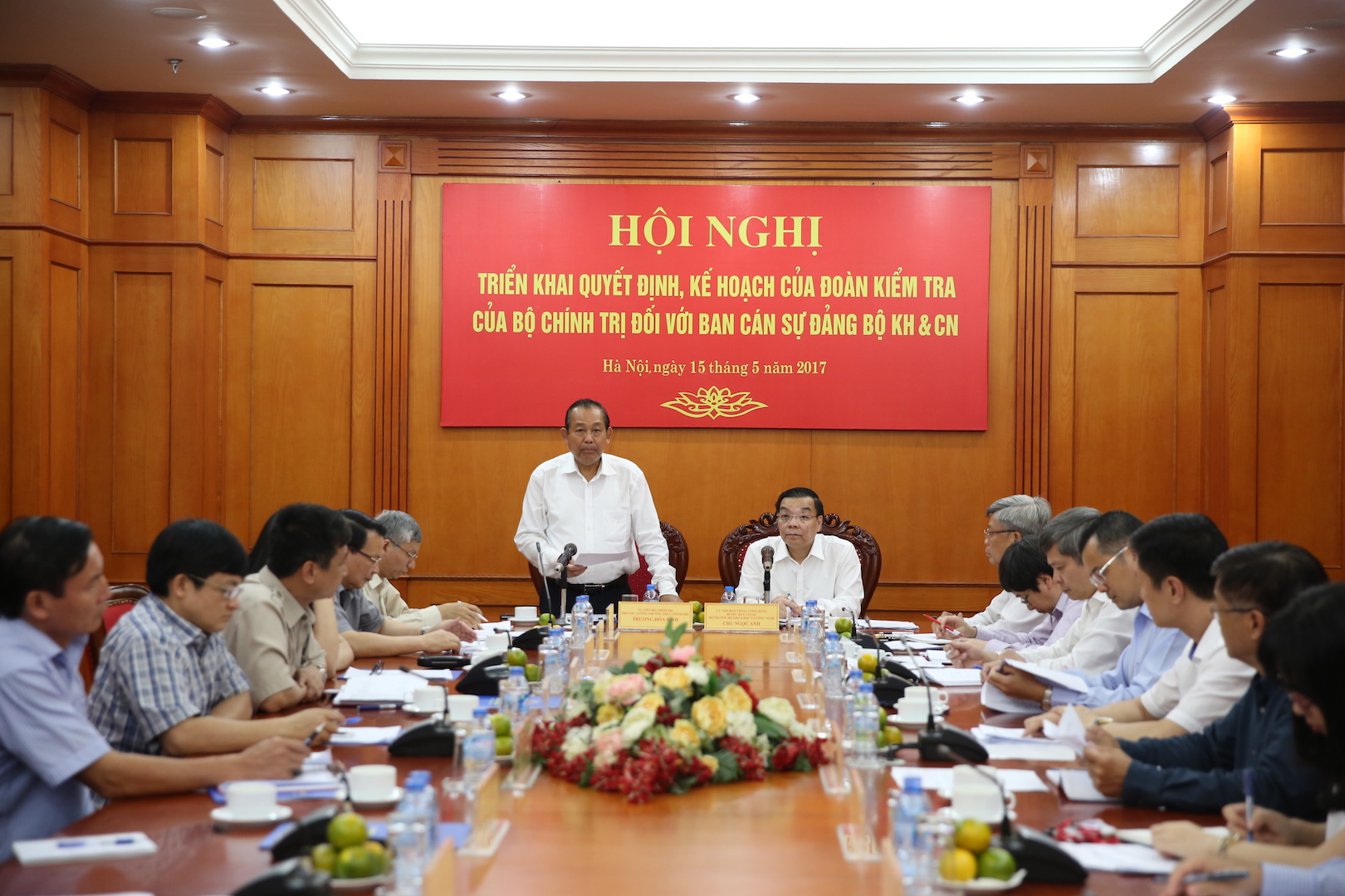 Phó thủ tướng Trương Hòa Bình làm việc với Bộ Khoa học và Công nghệ về công tác bổ nhiệm, luân chuyển cán bộ chiều 15/5.<b><br></b>
