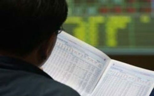 Theo lãnh đạo của Vụ Thanh tra, có rất nhiều trường hợp vi phạm lần đầu,
 do thiếu hiểu biết, đặc biệt là những đối tượng là người có liên quan 
(anh, chị em...) của cổ đông nội bộ công ty niêm yết. 