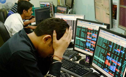 Tại Ấn Độ, nhà đầu tư nước ngoài bán ròng 1,5 tỷ USD trái phiếu và 1,4 tỷ USD cổ phiếu - Ảnh: The Indian Ẽpress.