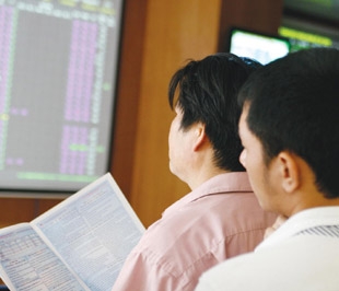 Niềm tin có thể bị thử thách, nhưng khó khăn và thách thức luôn đi đôi với cơ hội. Và cơ hội sẽ đến với những ai biết kiên nhẫn, không rời bỏ thị trường - Ảnh: Việt Tuấn.