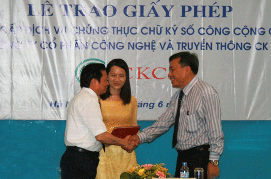 Lễ cấp giấp phép dịch vụ chữ ký số công cộng cho Công ty Cổ phần Công nghệ và Truyền thông CK.