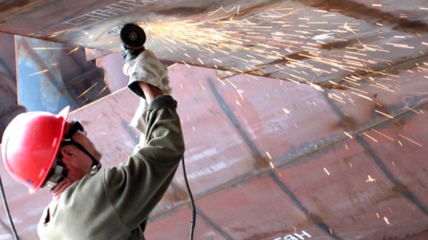 Giá trị sản xuất công nghiệp tăng trưởng 14% trong năm 2010